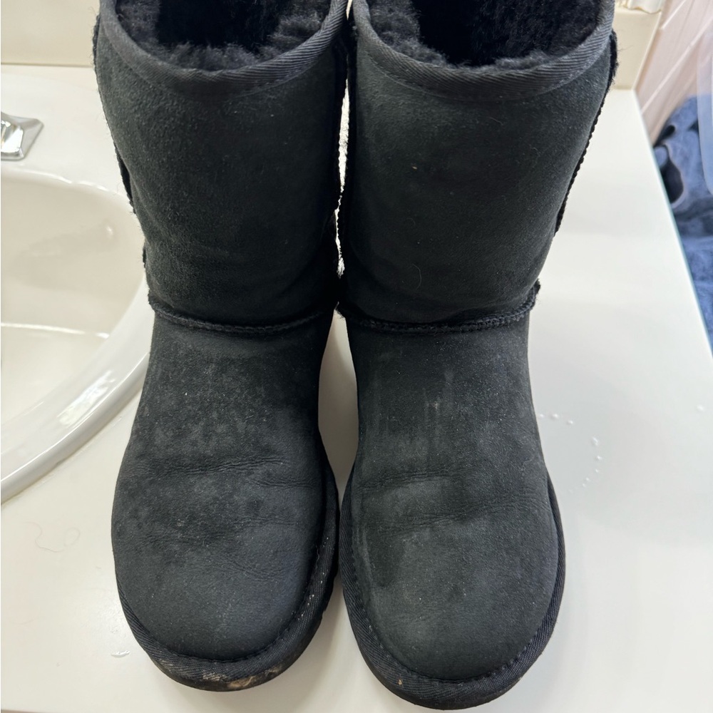 Black Uggs